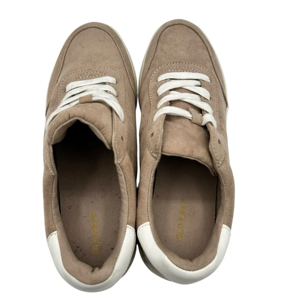 Old Navy Womens Comfort Light Taupe Classic Sneakers Size 8